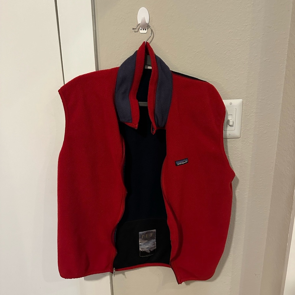 XL Red and black patagonia vest